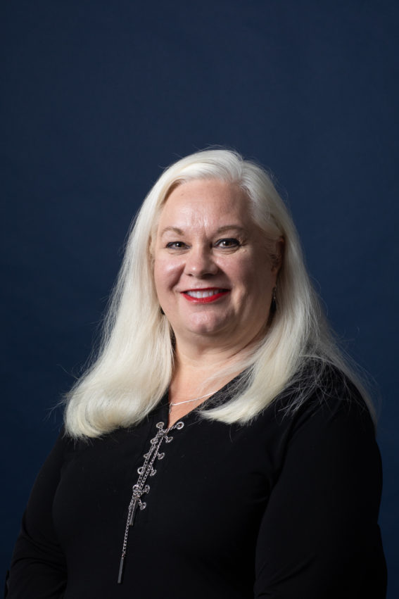 Headshot of Carrie Barclay